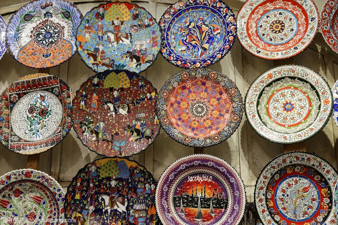 彩绘陶瓷盘子纪念品大巴扎或kapalCarbeyazit欧洲方面土耳其伊斯坦布尔